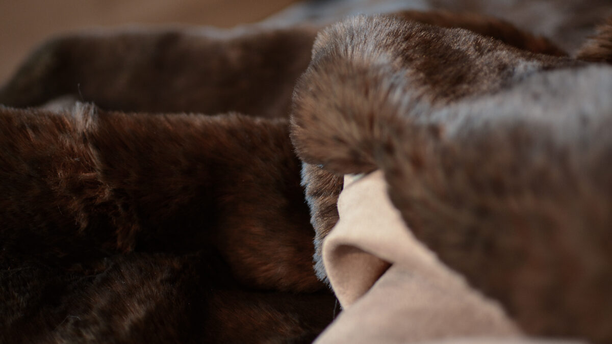 brown bear faux fur bedspread