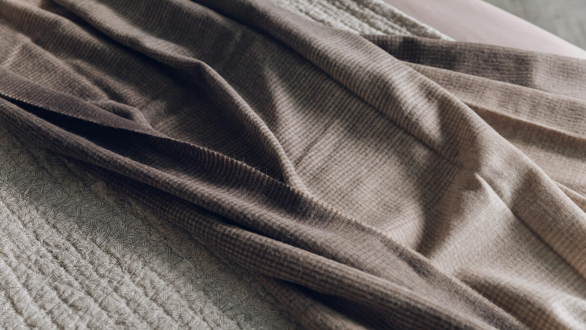 brown gradient design throw detail