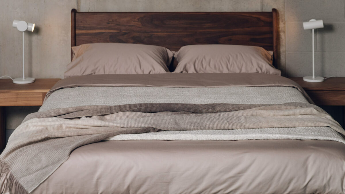 brown grid pattern gradient throw