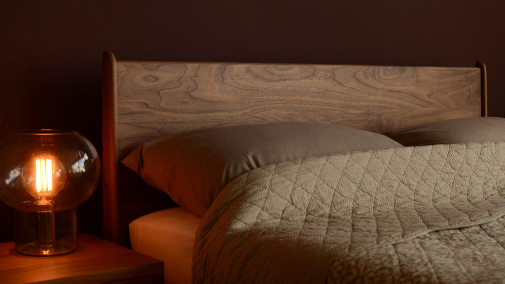 Mid-Century style Camden bed - Headboard in solid Walnut