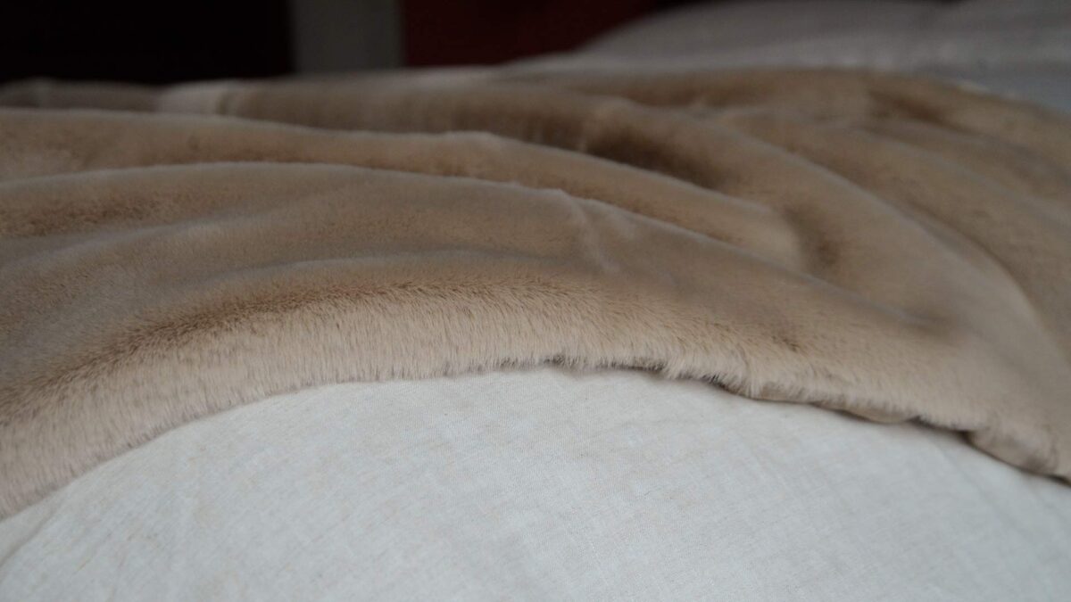 Luxury Faux Fur Throw in Camel - Image 2