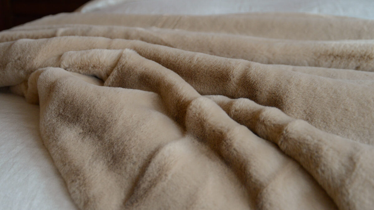 Luxury Faux Fur Throw in Camel - Image 4