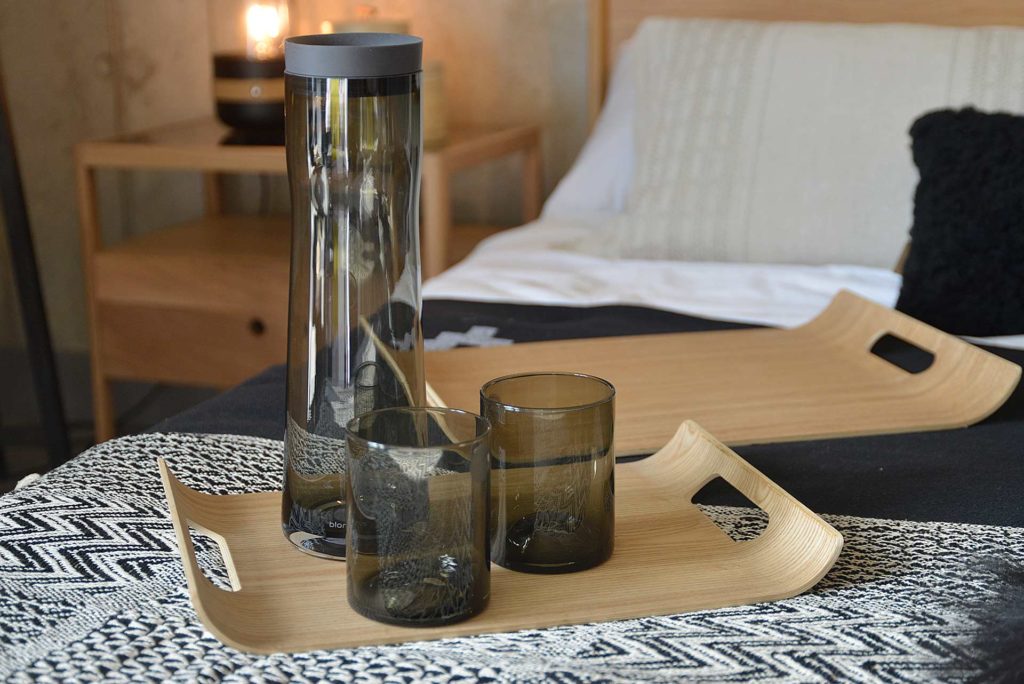 carafe-and-tumblers-on-curve-tray