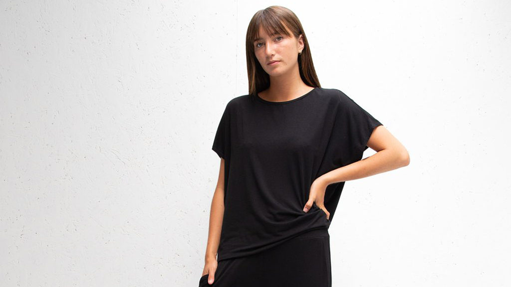 chalk black drape top 1920
