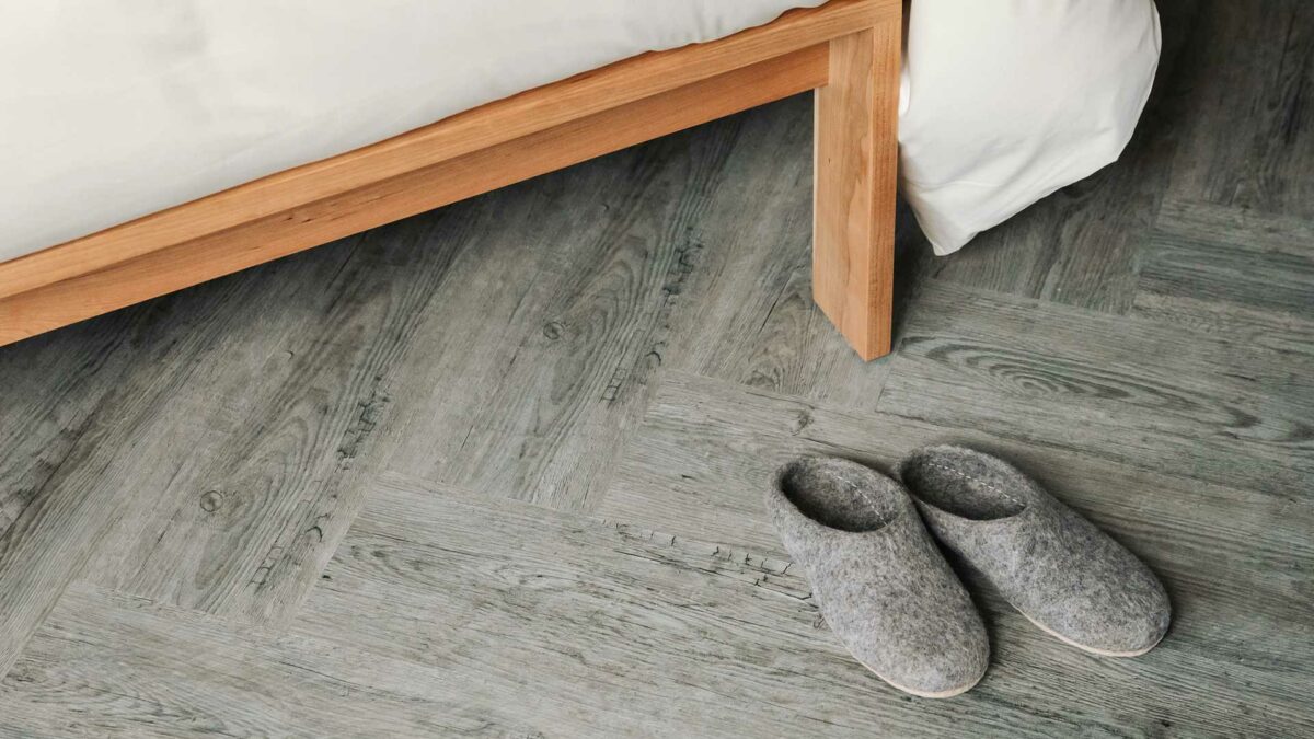chalk slippers with shetland bed