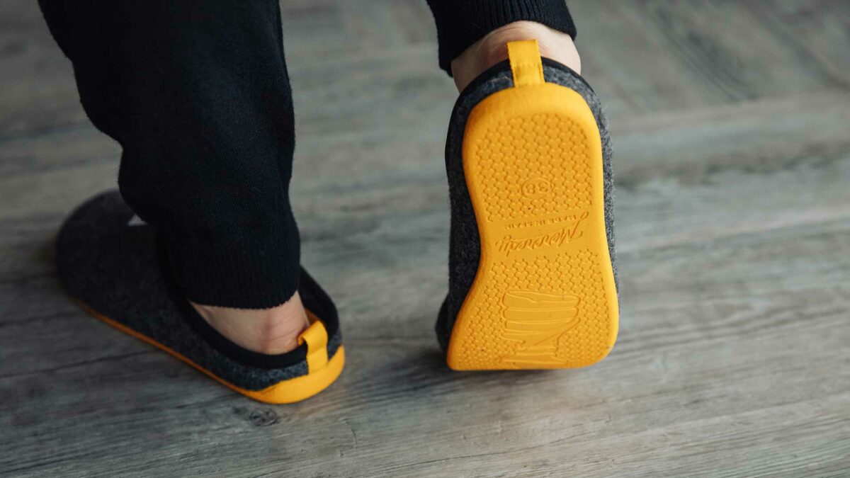 Charcoal grey Felt look slippers made from recycled plastic and with natural rubber soles in yellow