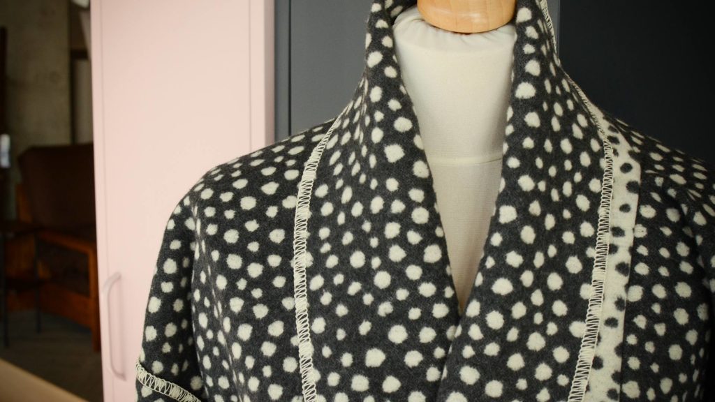 cosy charcoal spots robe