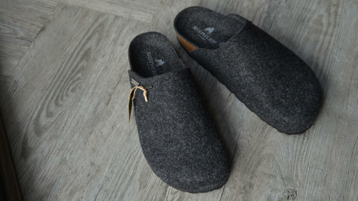 charcoal wool slipper with EVA sole above2