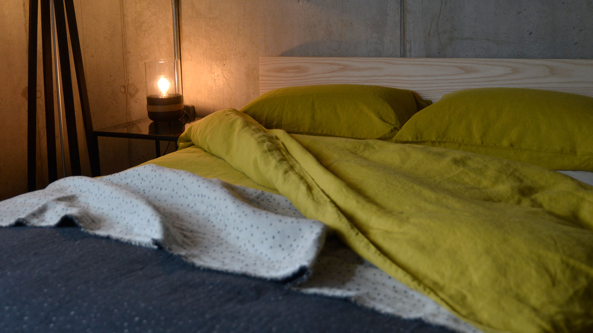 chartreuse-linen-bedding