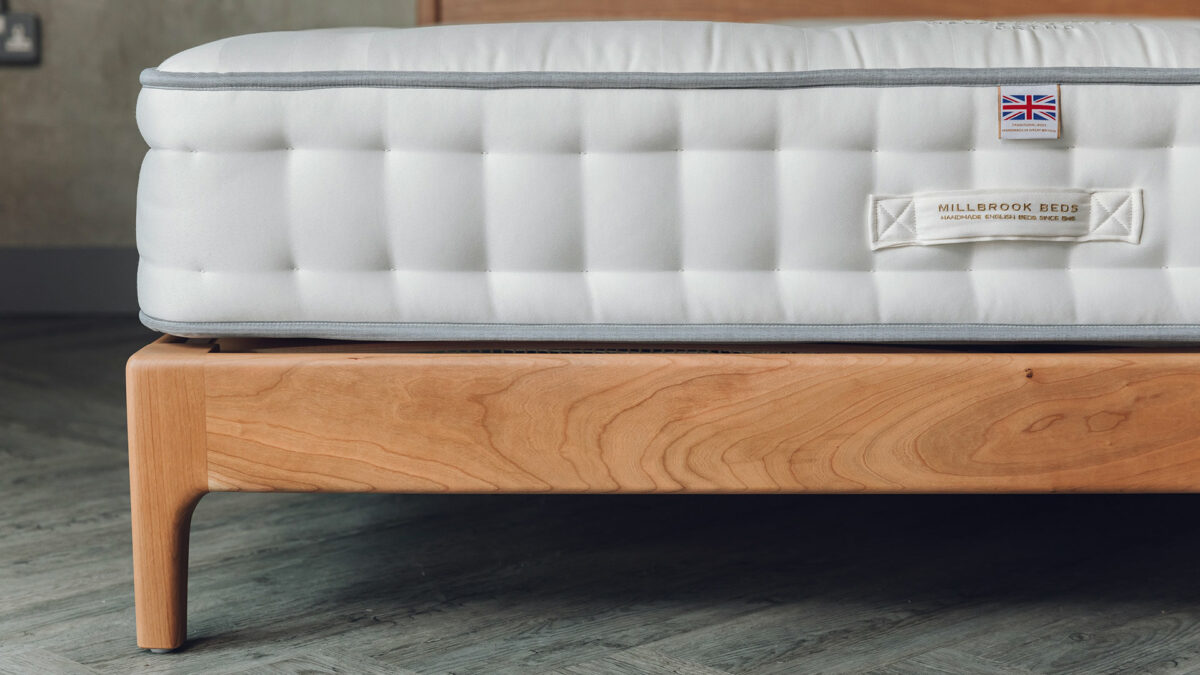 cherry Carnaby leg detail front