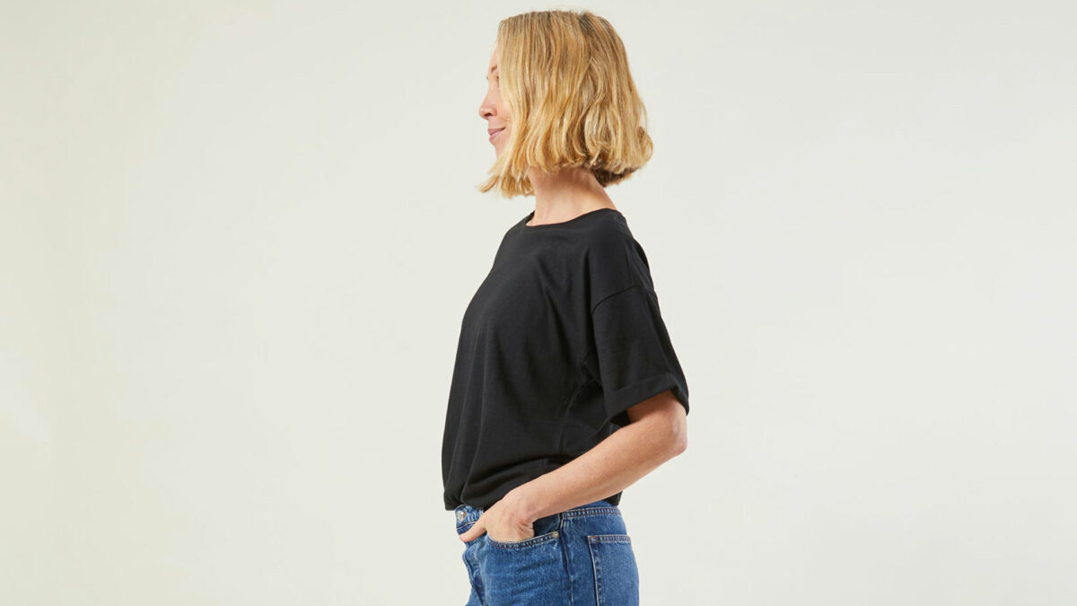 classic black cotton T shirt side