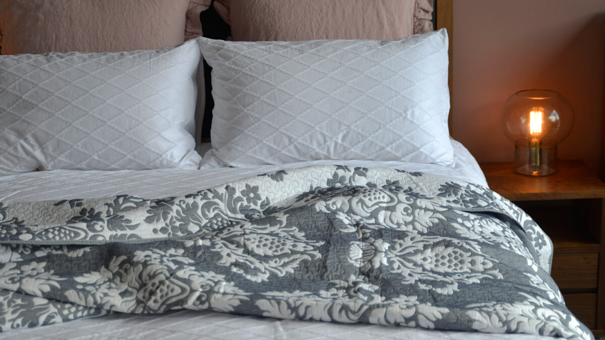 classic jacquard quilt reversible pattern