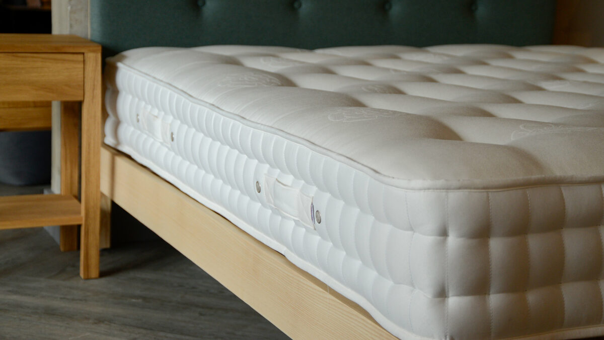 classic luxe sprung mattress side