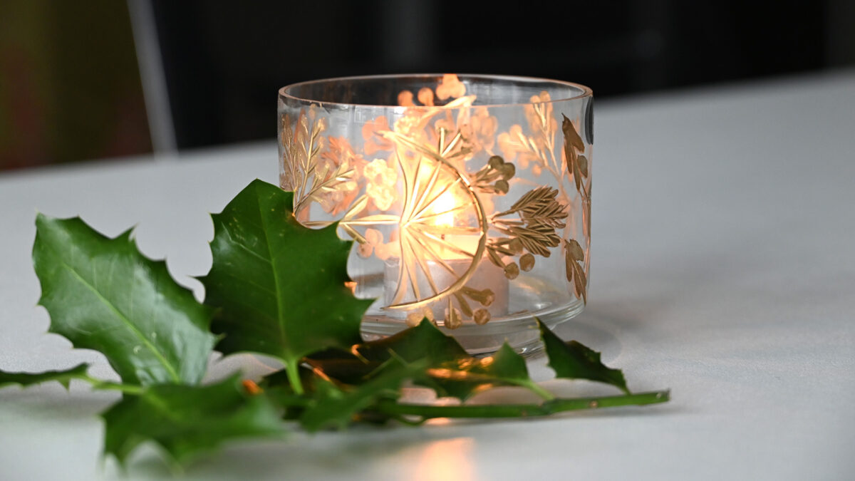 Glass & Gold Floral Candleholder - Image 6