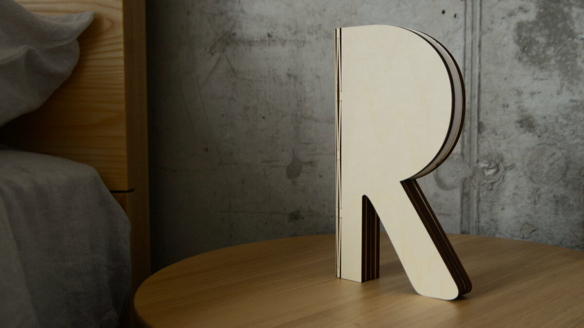 closed R lamp in maple
