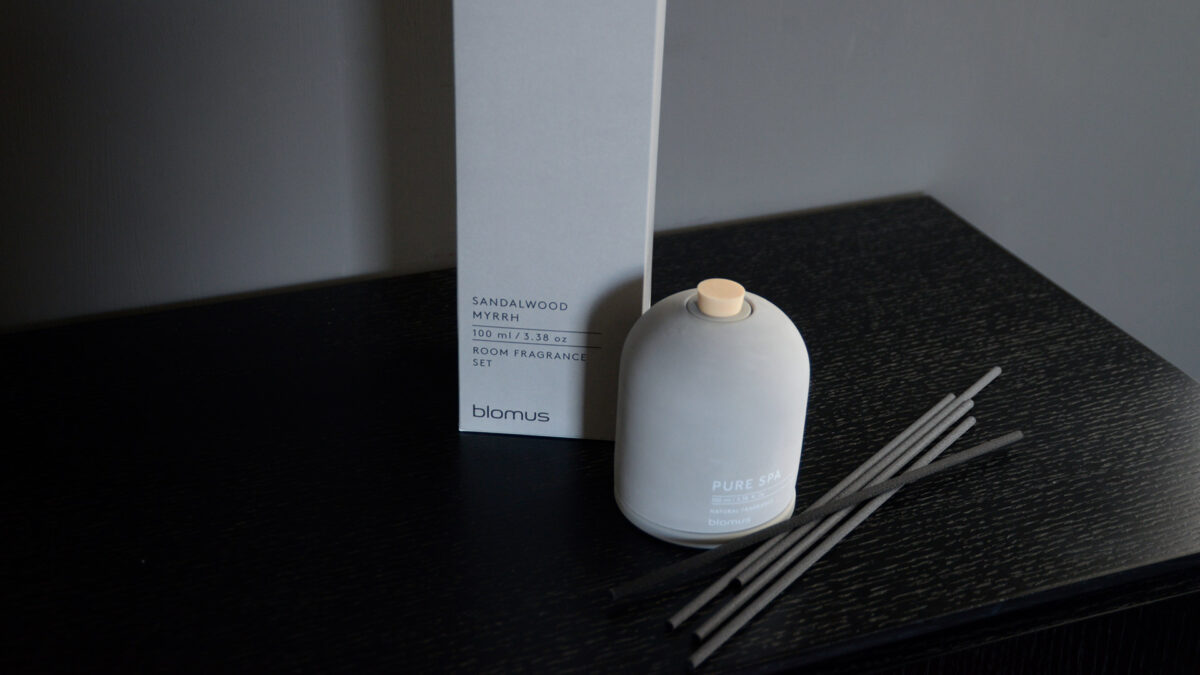 concrete look room scent diffuser in sandalwood and myrrh fragrance