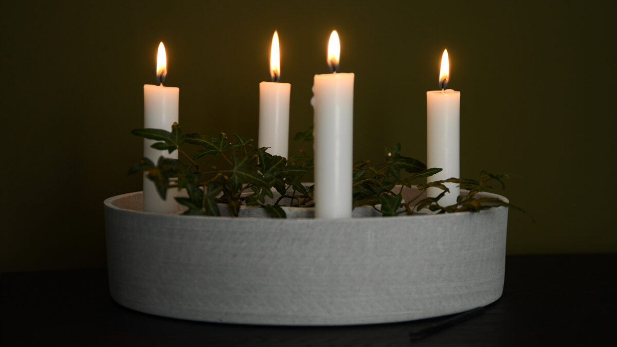 concrete ring candle holder with ivy