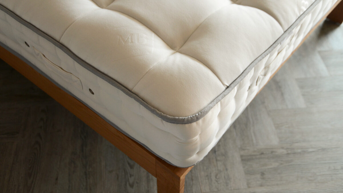 corner piping detail opulent 2000