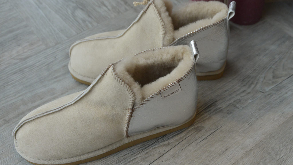 cosy boot style sheepskin slippers in silver & sand