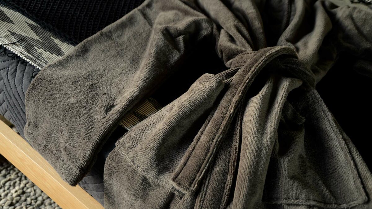 cosy unisex robe in ash grey