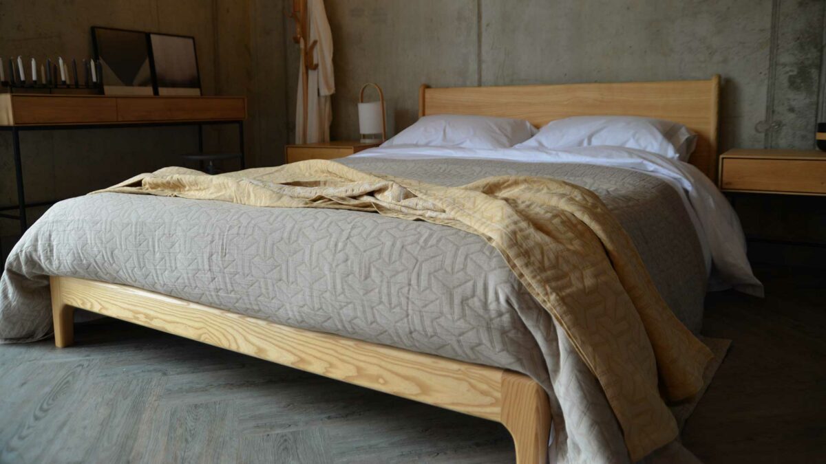 coton rich bedspreads in taupe or gold