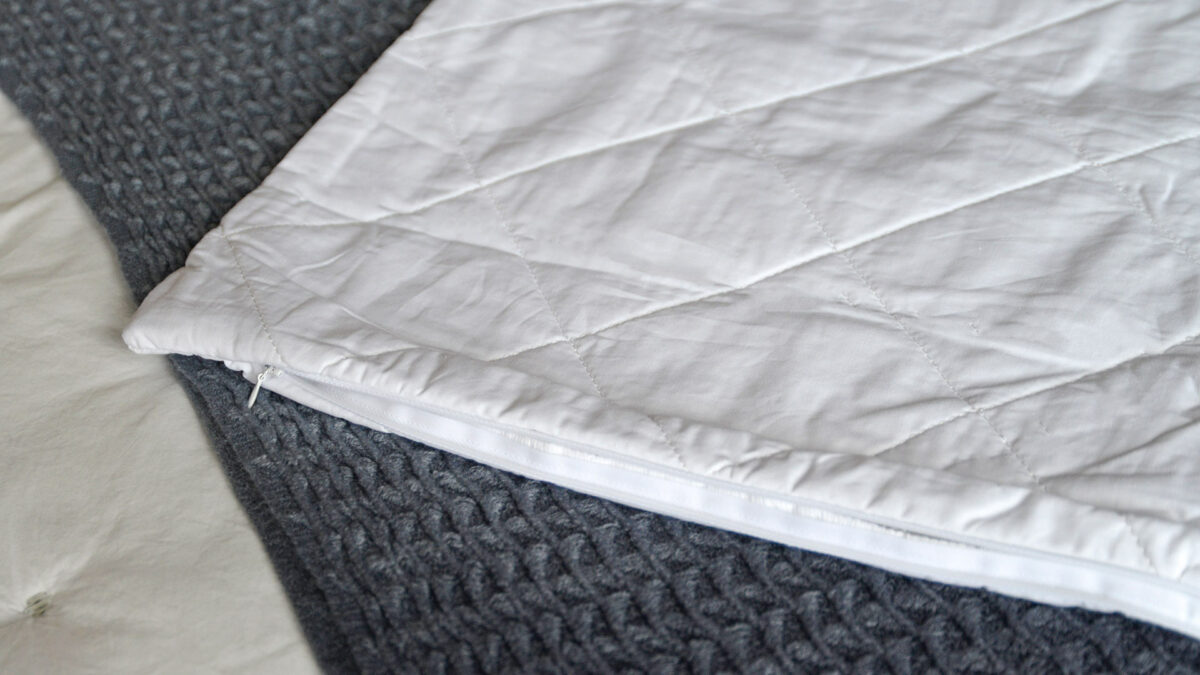 cotton-filled-pillow-protector-empty