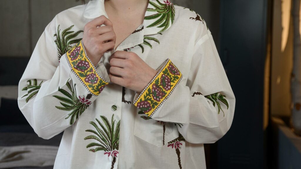 palm tree print light cotton pyjamas with block-print cuff detail