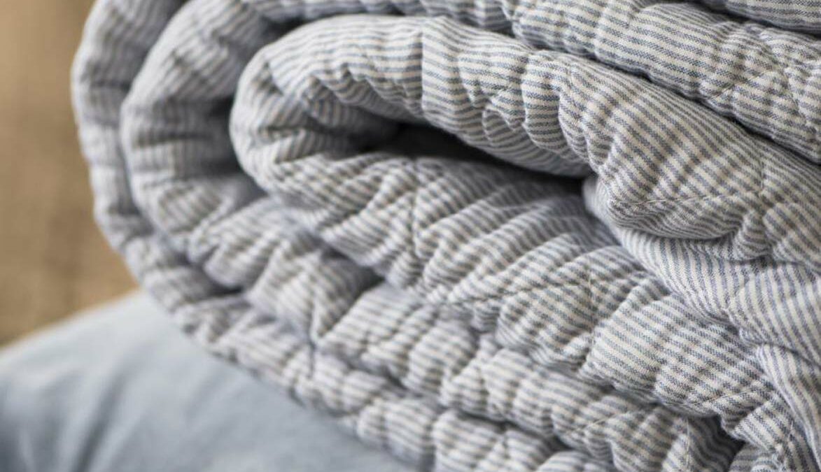 cotton-quilted-throw-grey-stripes