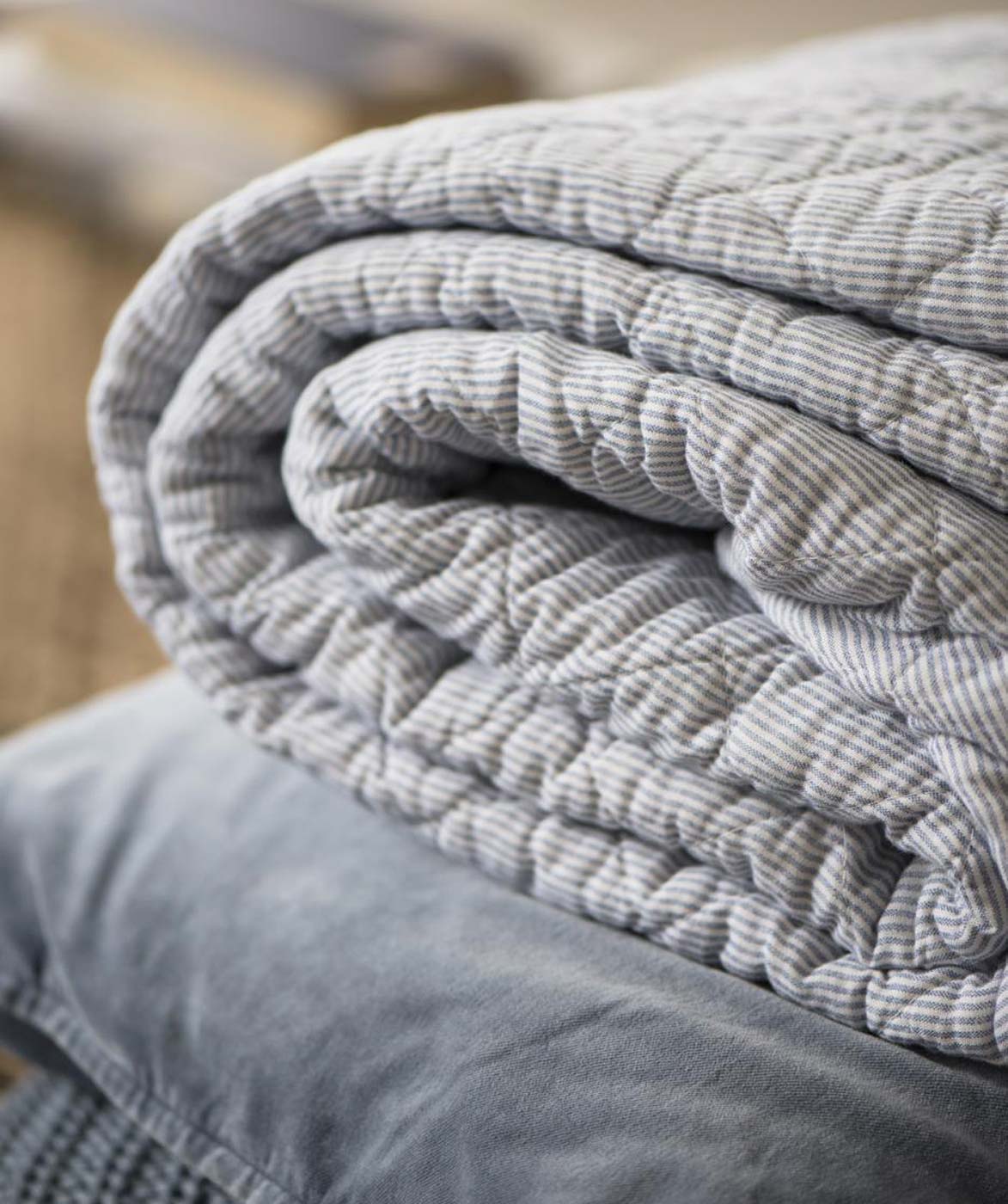 cotton-quilted-throw-grey-stripes