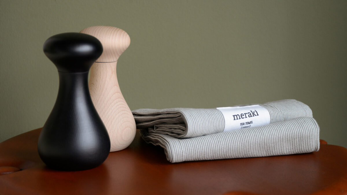 cotton tea towels with wooden salt and pepper grinders