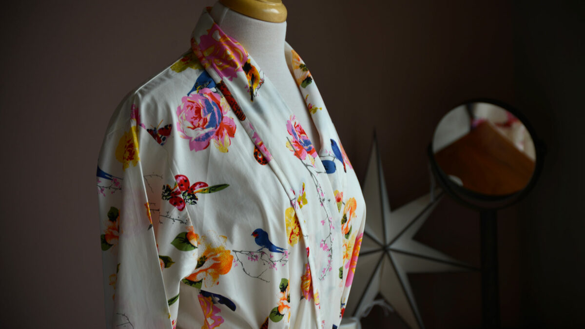 bright and feminine light cotton robe