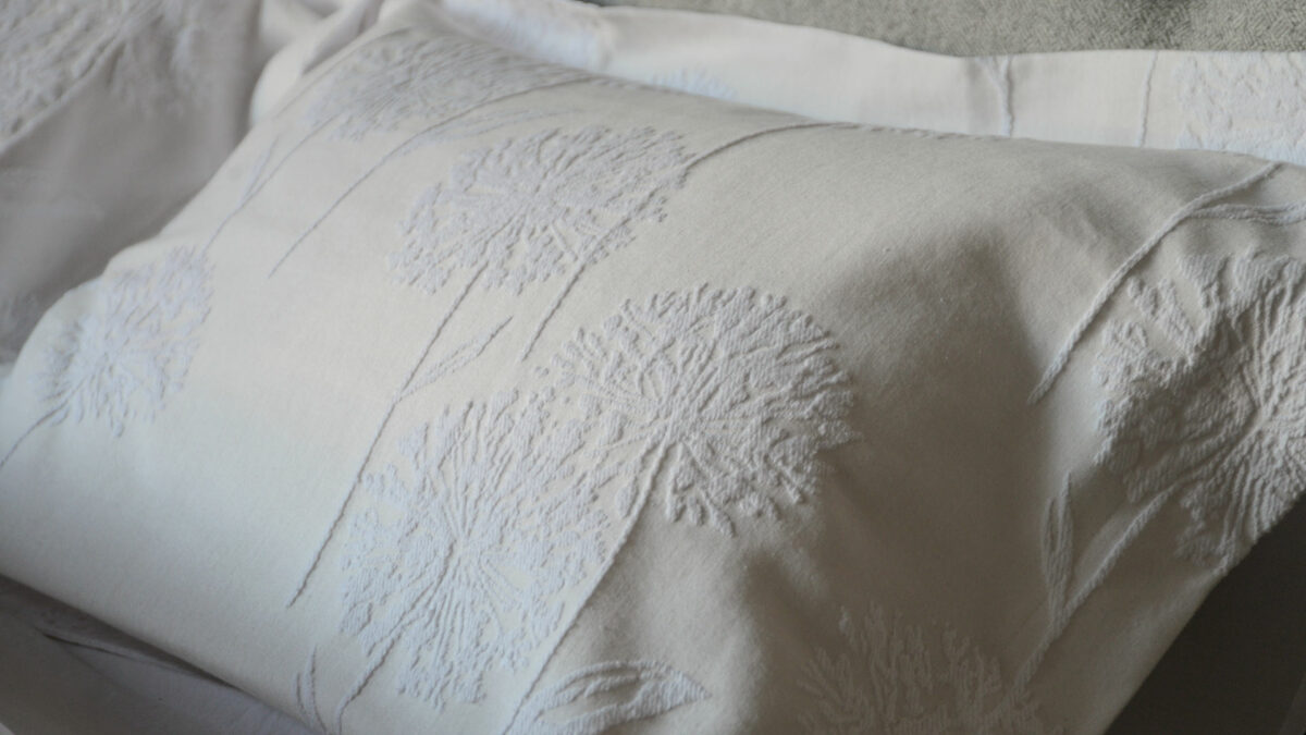 cream and ivory duvet set allium detail