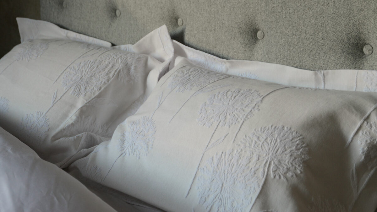cream and white allium design duvet set