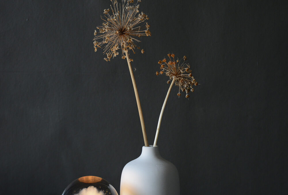 crystal cloud light and blomus vase