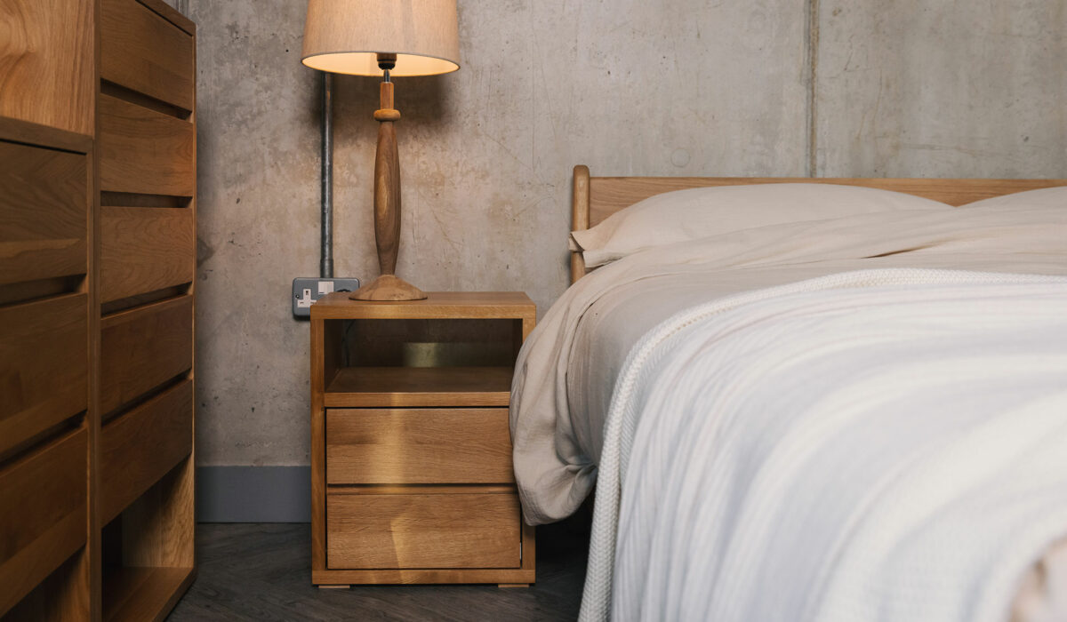 cube with upper shelf oak 1280
