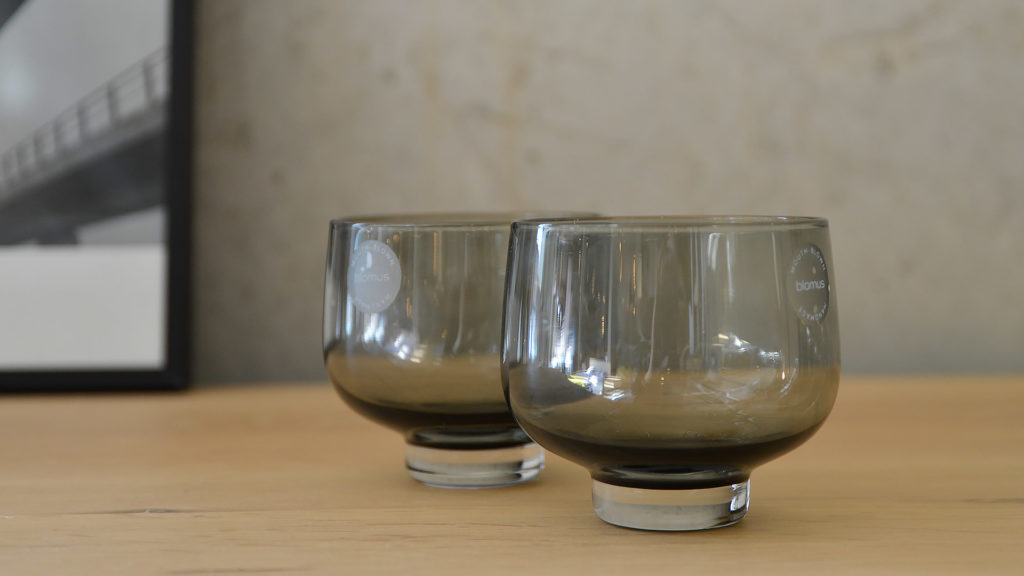 dark-smoke-wine-glasses-set