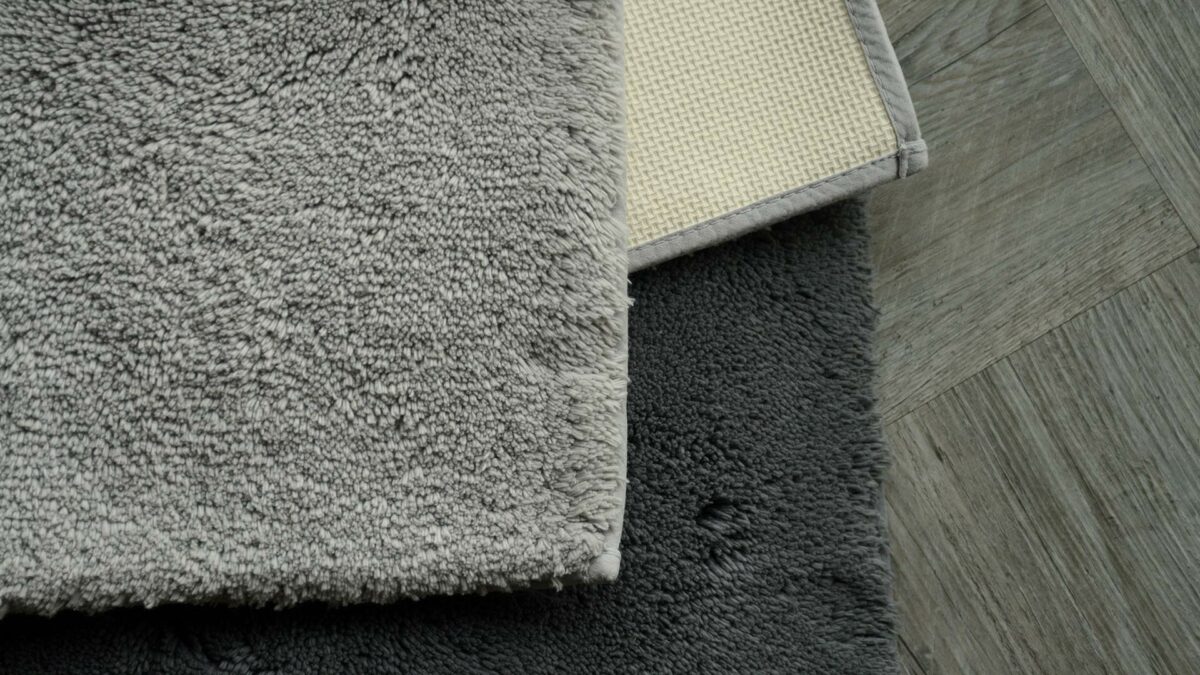 Supersoft deep pile bath mat