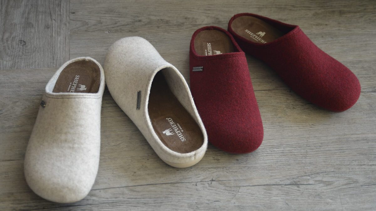 Women's Slippers - Stone or Dark Red