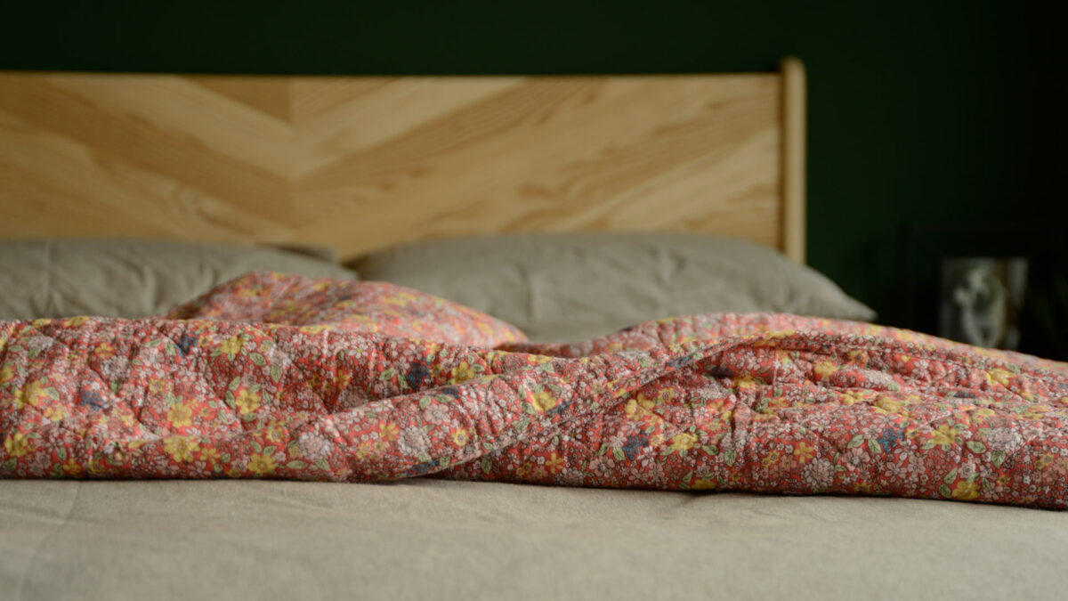 deep rose floral printed throw