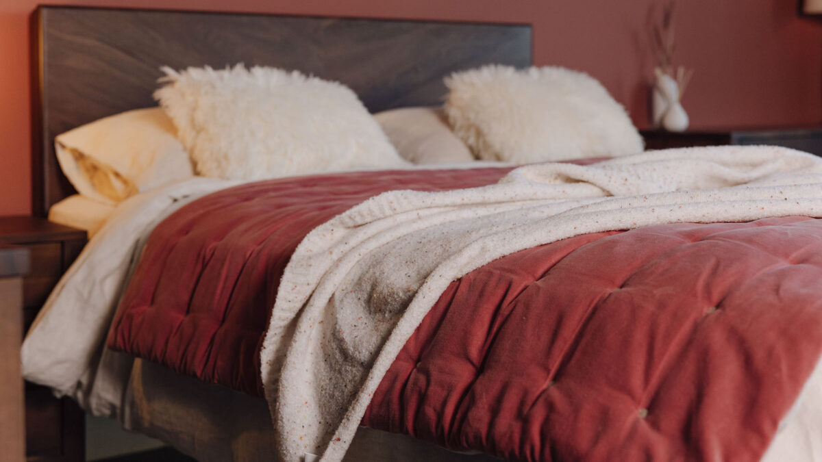 Velvet Reversible Quilt - Vintage Rose - Image 5