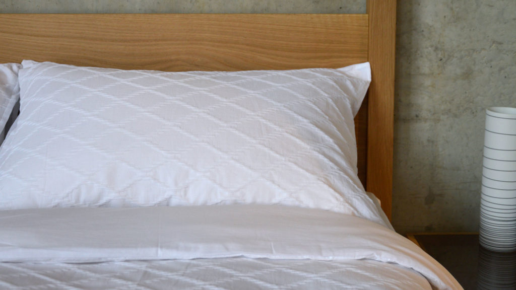 diamond-pattern-duvet-set-pillowcase-detail