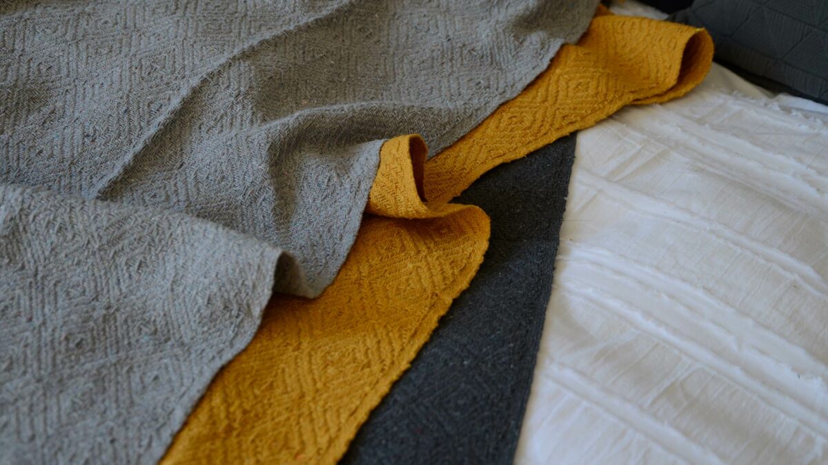 diamond weave cotton throws in 3 colour ways shown close up