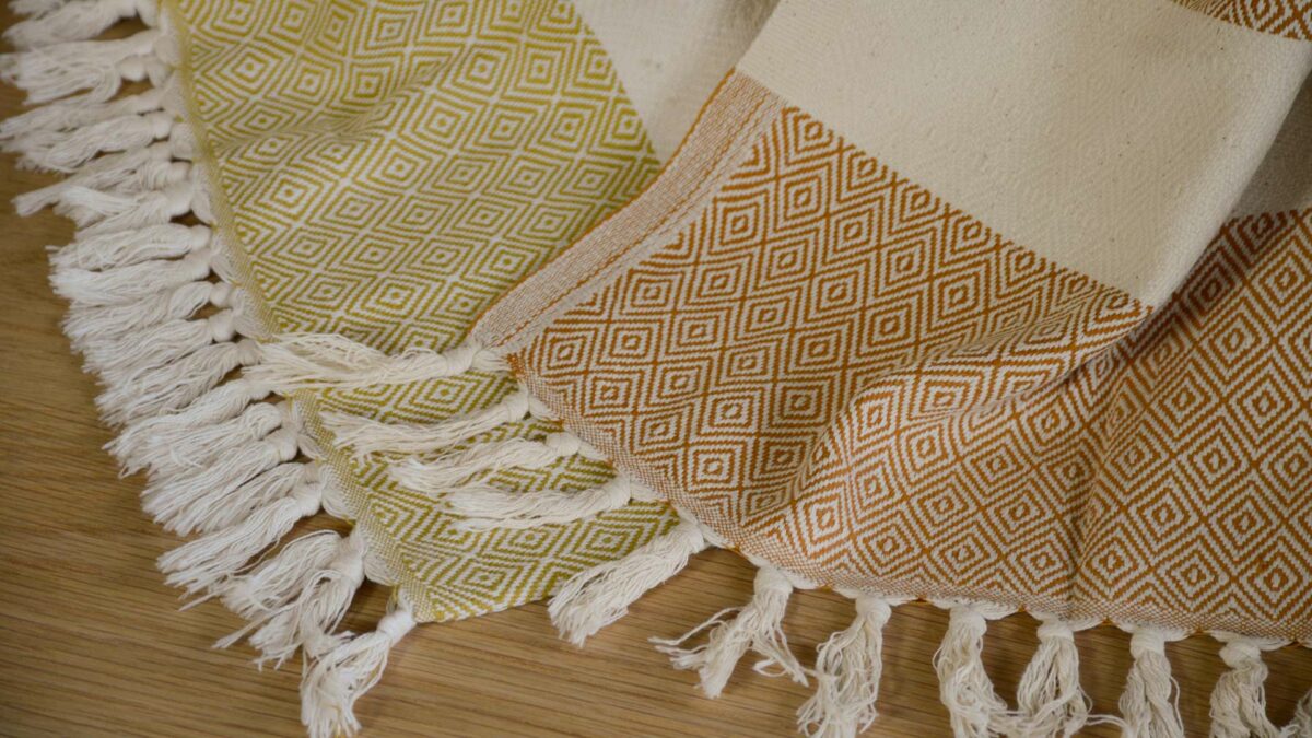 diamond pattern throws both colours
