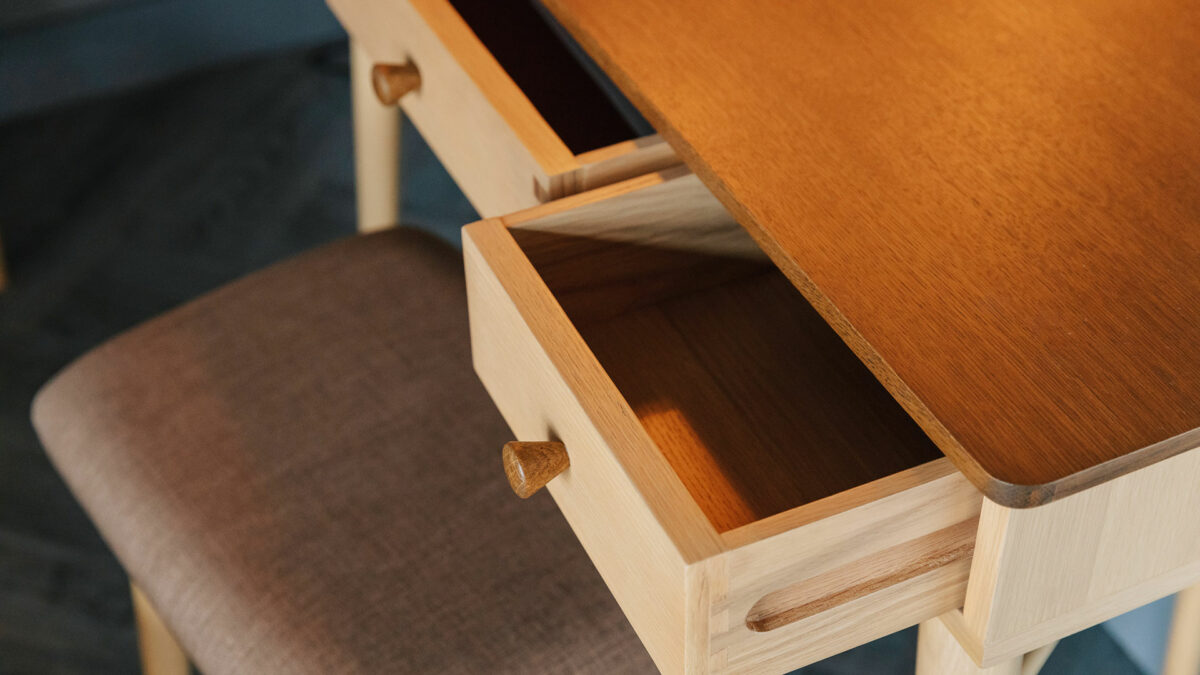 dressing table detail