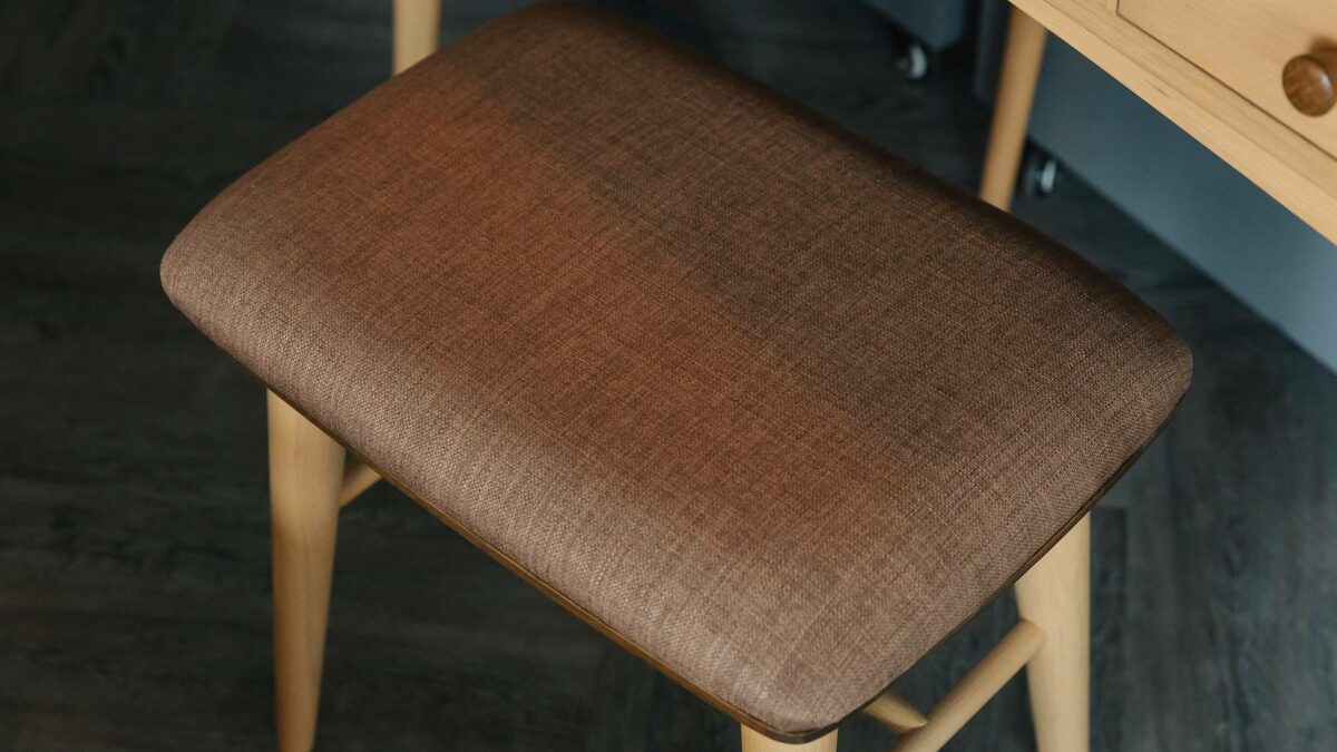 dressing table padded stool 1244