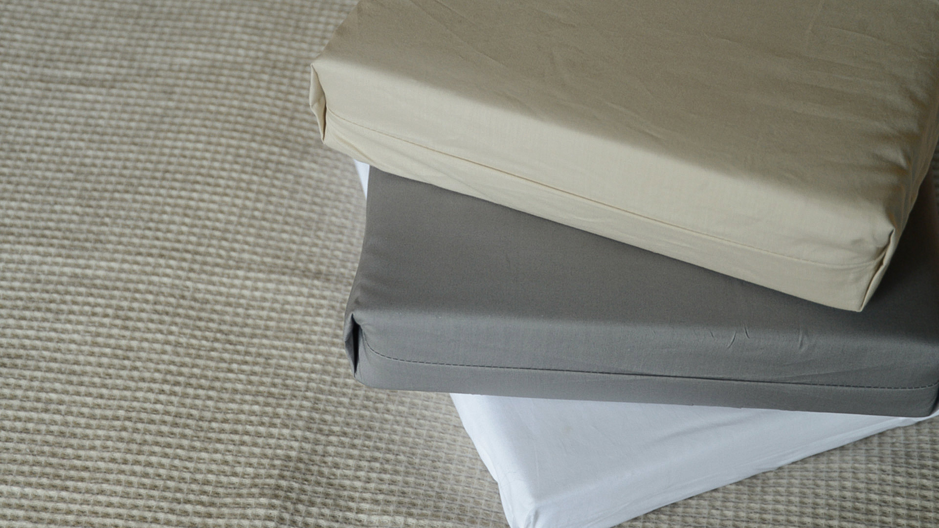 Egyptian cotton bedding in a choice of colours