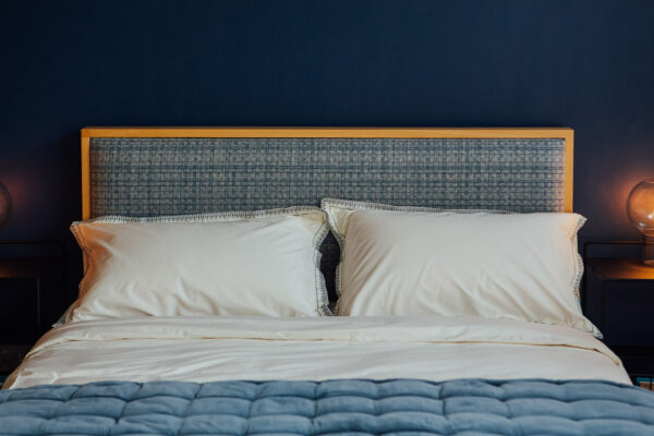 embroidered-duvet-set-pillowcases-detail