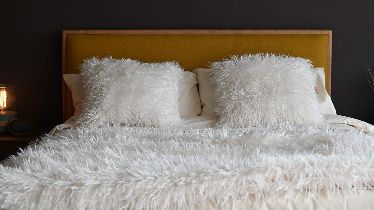 Deep Pile Faux Fur Throws - 3 Colours - Image 7