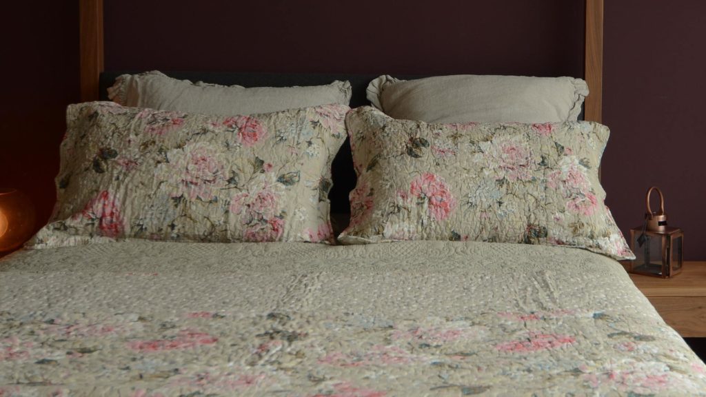 french-rose-bedspread-and-pillowcases