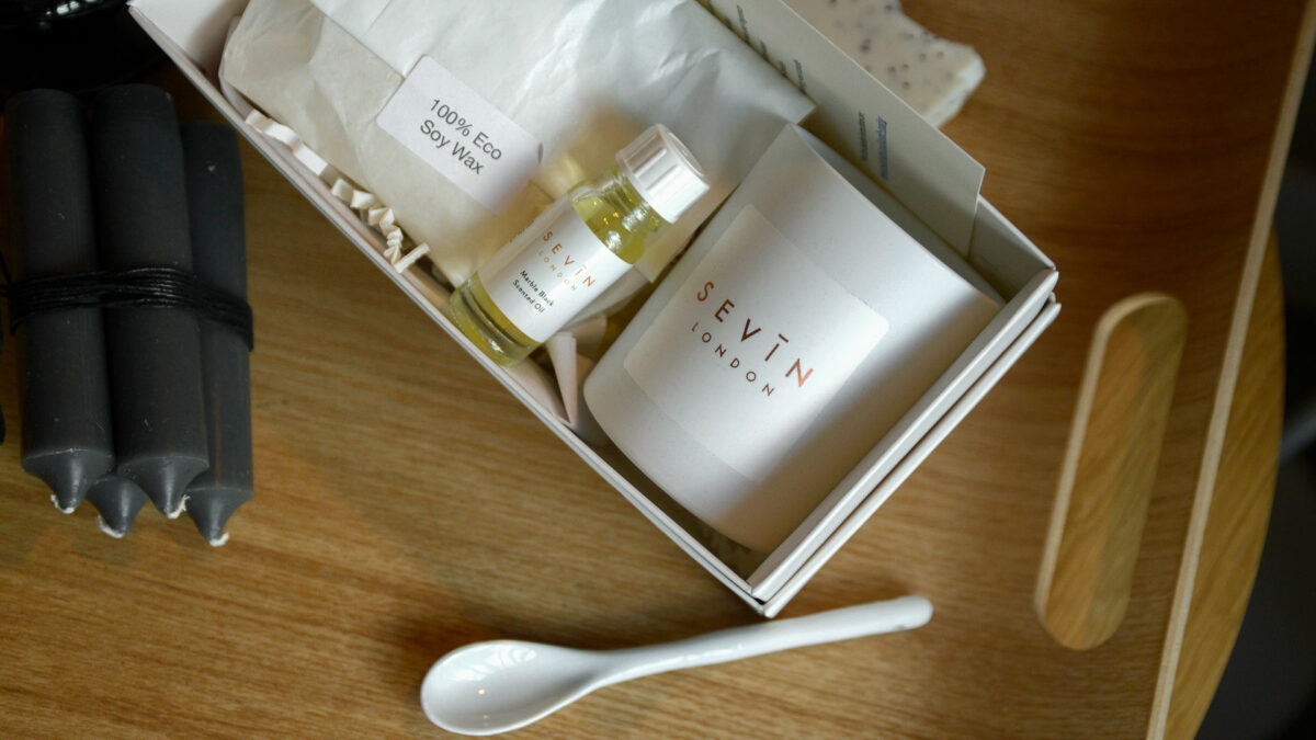 gift ideas seving candle making kit